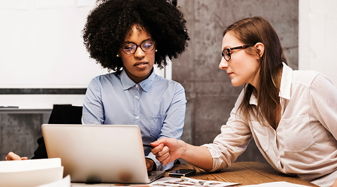 Prevenga las amenazas sofisticadas al instante, sin interrumpir la actividad